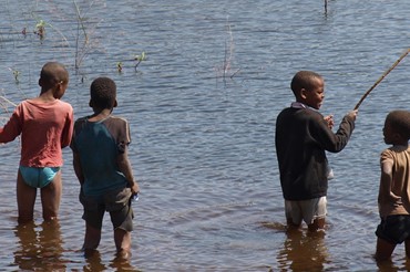 Four Boys Playing In The Thamalakane River Ns 06380 (1)