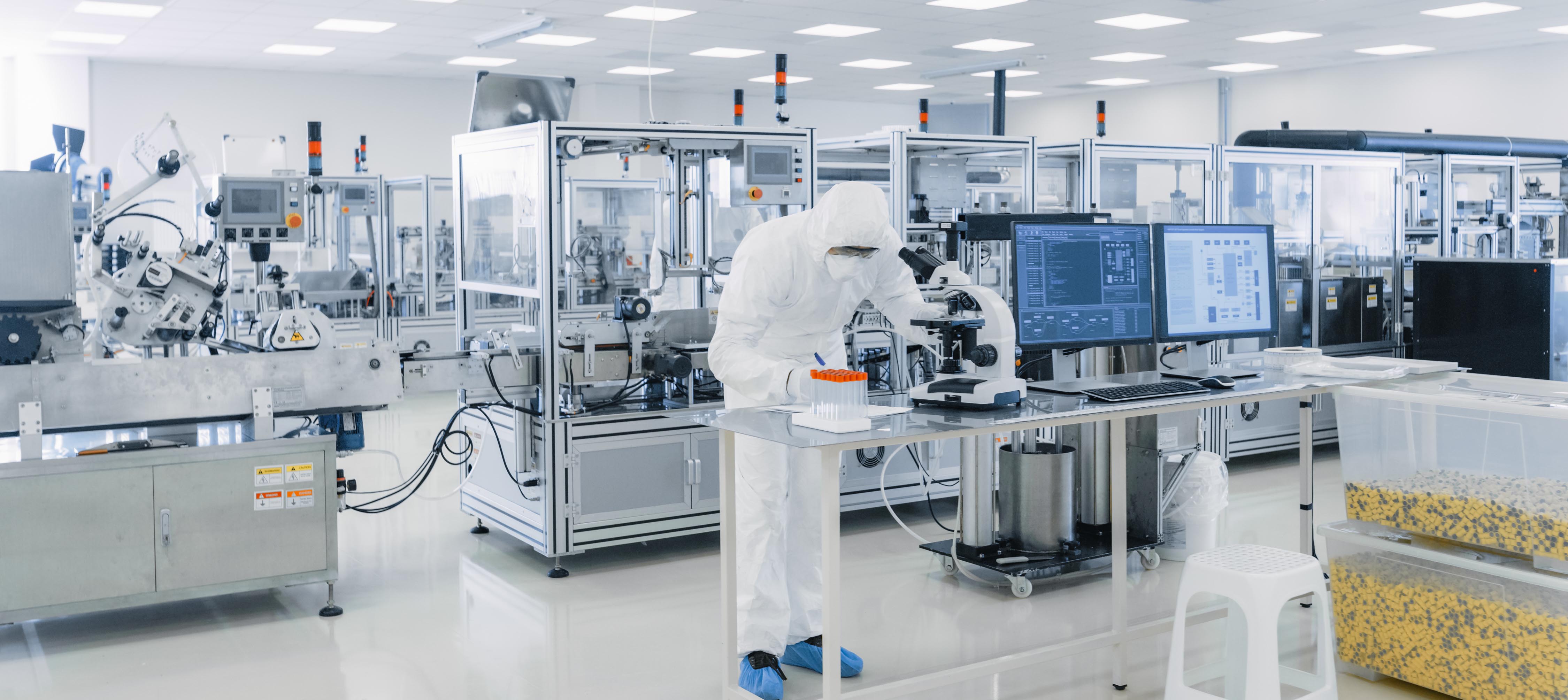2 Service Lipd Lab Cleanroom Istock 1087218874 (1)